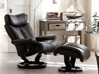 Stressless Magic Recliner and footstool