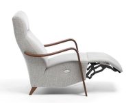 Barcelona Chair with electric footrest